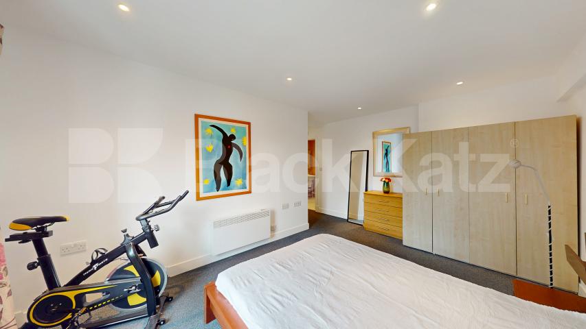 Bright & Spacious 2 Bed Apartment Moments from King’s Cross York Way, Holloway